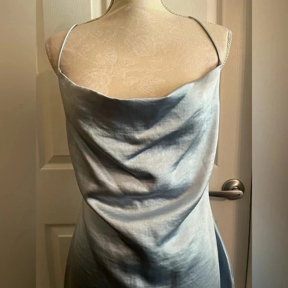 Superdown Long silky dress 👗 NWT size L in a light blue color - Picture 9 of 12